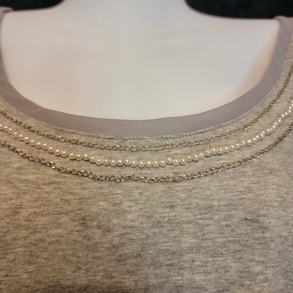 WHBM Long-Sleeved, Ruched-Waist Gray Cotton Top w/ Beaded Neckline - Sz. XL - Picture 3 of 6